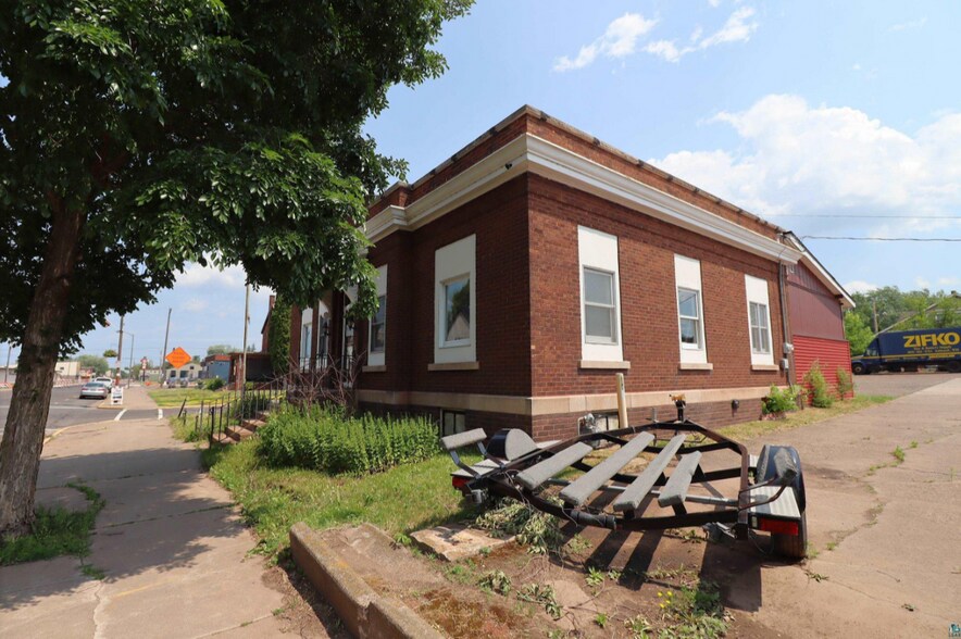 More Photos Of 220 Main St E, Ashland Office For Sale
