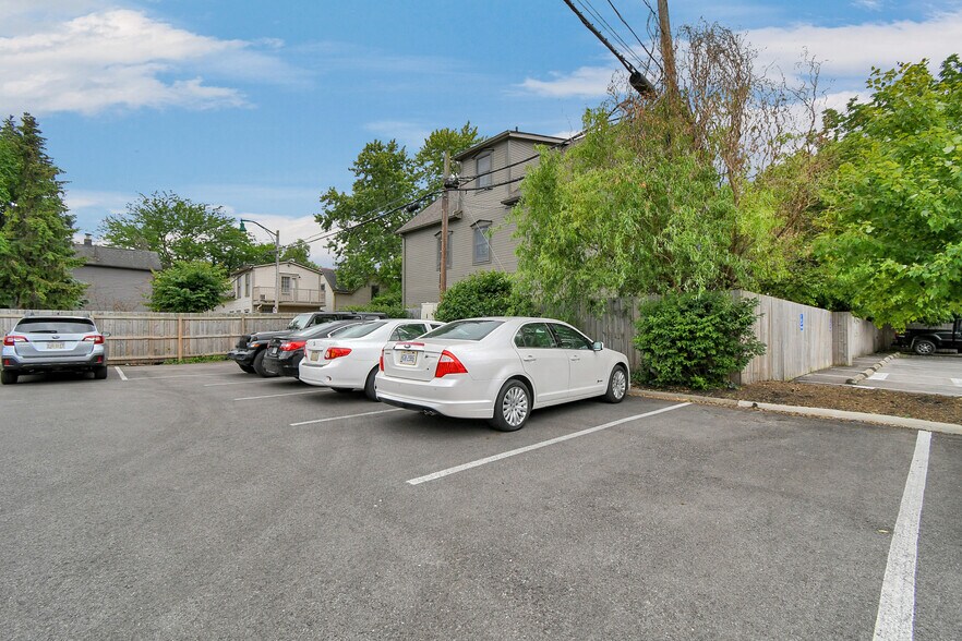 More Photos Of 391 E Livingston Ave, Columbus Office Residential For Sale