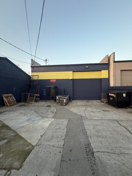 More Photos Of 2416 X St, Sacramento Warehouse For Lease