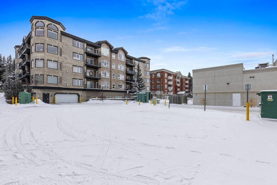 More Photos Of St Thomas St, St. Albert Apartments For Sale