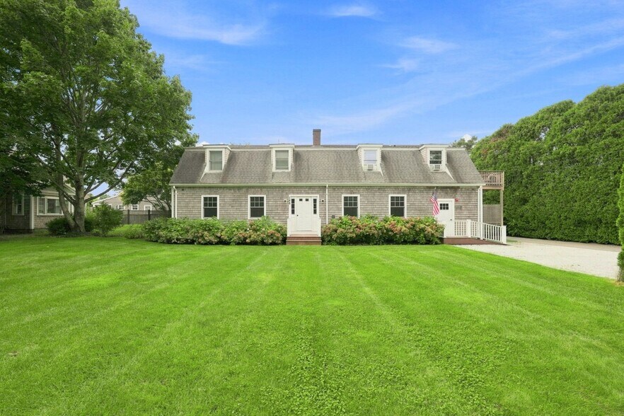 More Photos Of 148 Katama Rd, Edgartown Flex For Sale