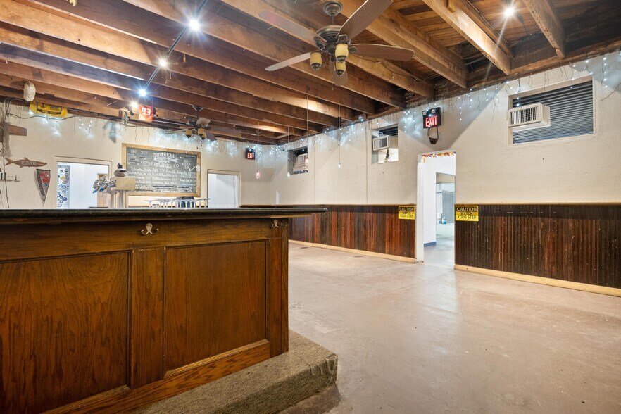 More Photos Of 325 E Lemon St, Tarpon Springs Warehouse For Sale