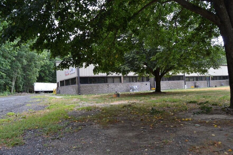 More Photos Of 487 Wright Debow Rd, Jackson Flex For Sale