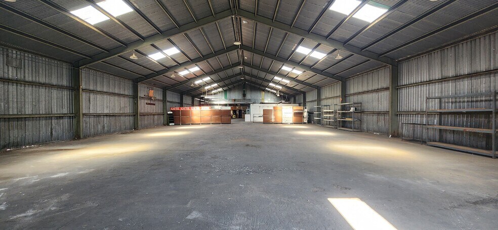 More Photos Of 1382 Cedar Ave, Fresno Warehouse For Sale