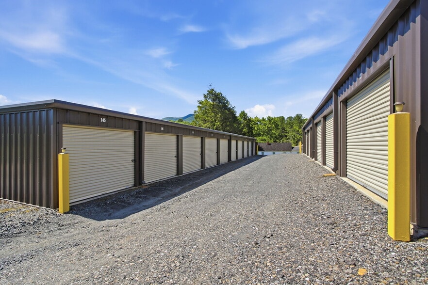 More Photos Of 1139/1143 Old Hwy 16 hwy, Jefferson Self Storage For Sale