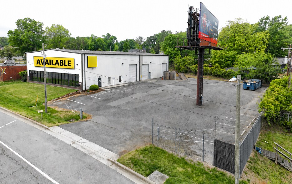 Primary Photo Of 1108 Thomasboro Rd, Charlotte Showroom For Lease