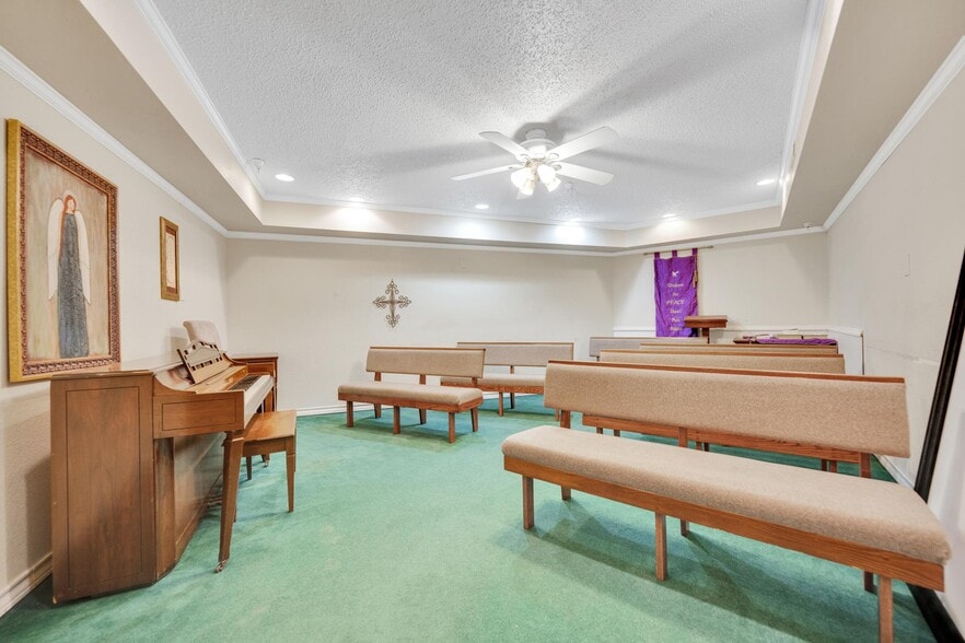 More Photos Of 1710 N McDonald St, McKinney Assisted Living For Sale