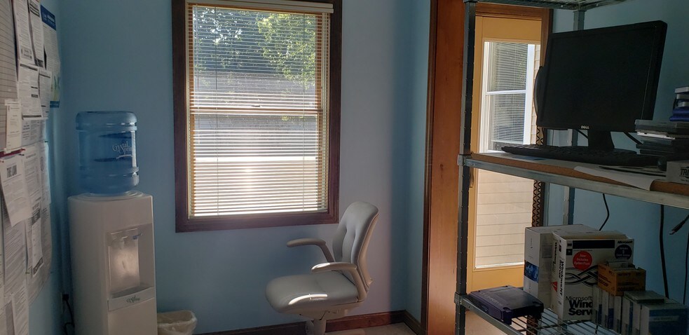 More Photos Of 1130 Ten Rod Rd, North Kingstown Medical For Sale