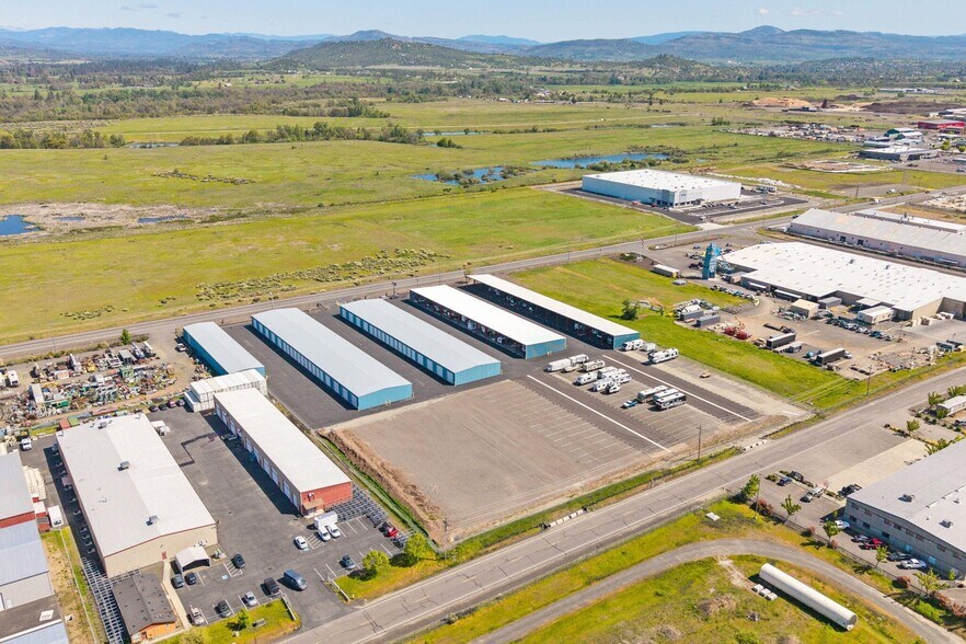 More Photos Of 1400 Avenue G, White City Self Storage For Sale