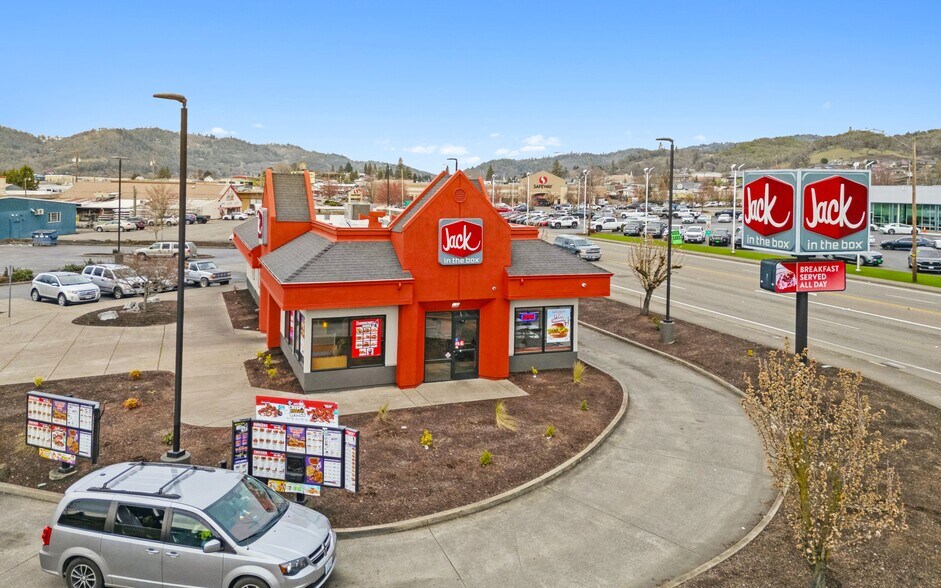 More Photos Of 1400 NE Stephens St, Roseburg Fast Food For Sale
