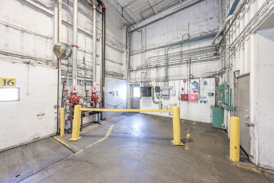 More Photos Of 1900 E Davis Dr, Dinuba Refrigeration Cold Storage For Lease