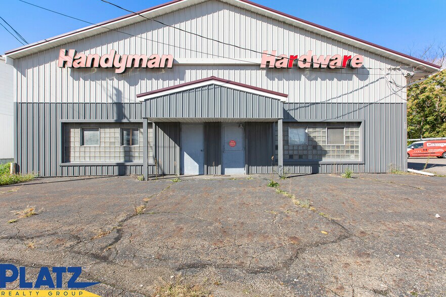 Primary Photo Of 455 Elm Rd NE, Warren Freestanding For Sale