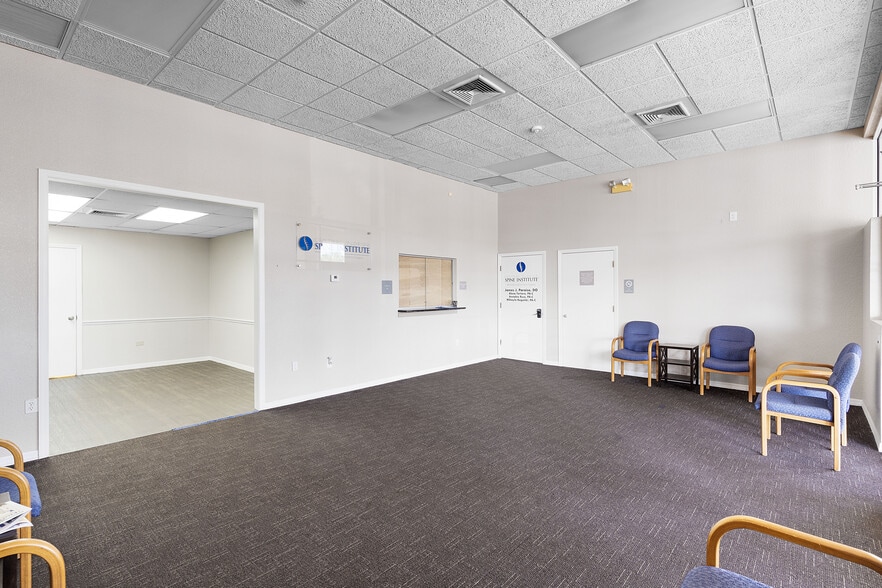 More Photos Of 17820 SE 109th Ave, Summerfield Medical For Lease