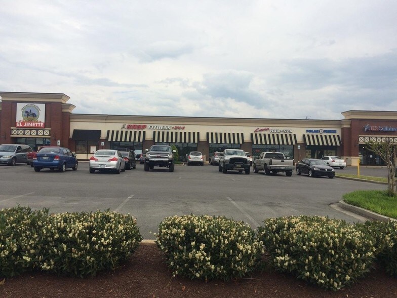 More Photos Of 2011-2029 Congress Pky S, Athens Storefront For Lease