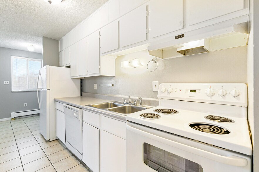 More Photos Of 5228 S Fox St, Littleton Apartments For Sale