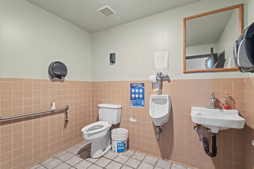 More Photos Of 23104 S Normandie Ave, Torrance Warehouse For Sale