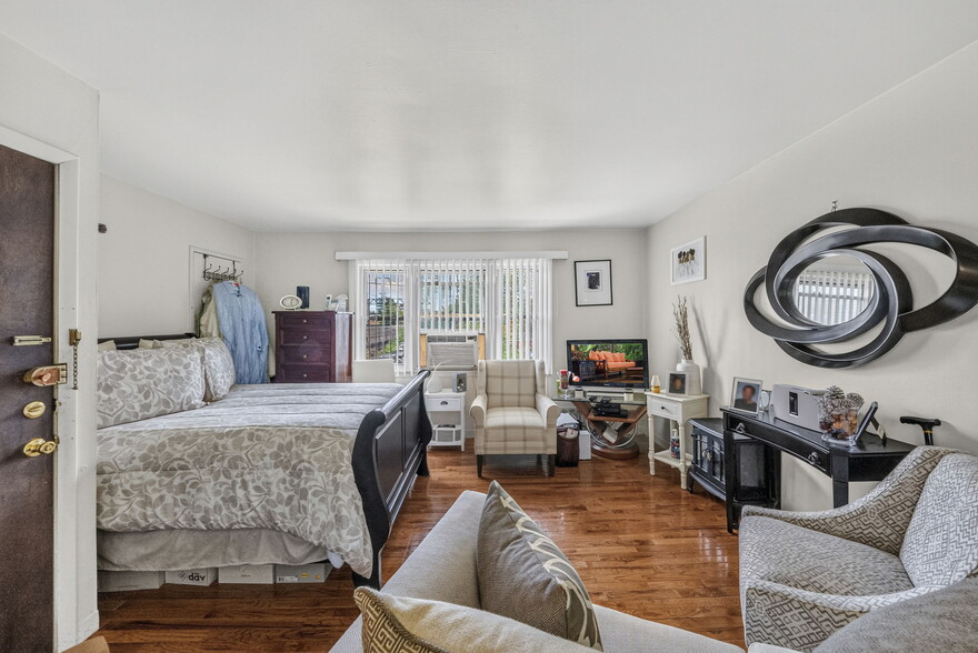 More Photos Of 308 Columbus Pl, New Brunswick Apartments For Sale