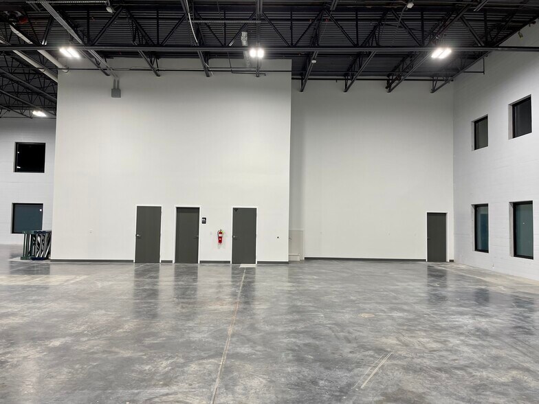 More Photos Of 687 N 2000 W, Springville Warehouse For Lease