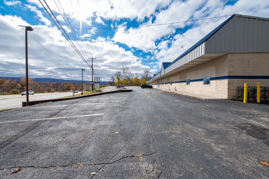 More Photos Of 1023 Pittsburgh Rd, Uniontown Freestanding For Lease