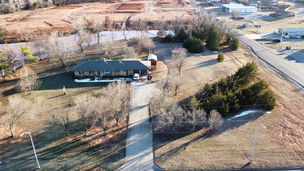 More Photos Of 2827 W Grand Ave, Chickasha Land For Sale