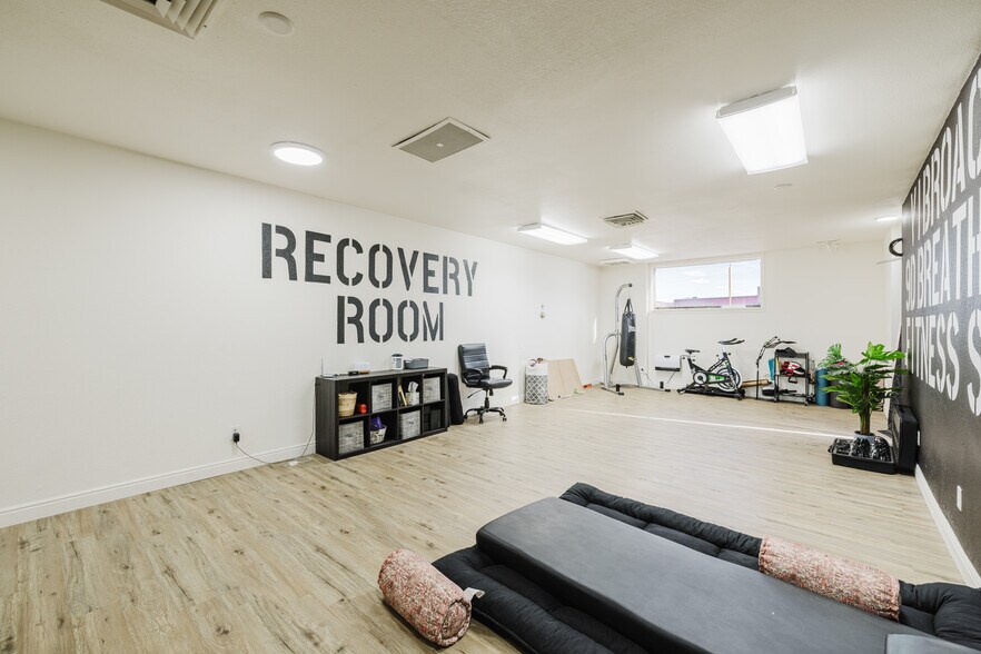 More Photos Of 174 Idaho St, Elko General Retail For Lease