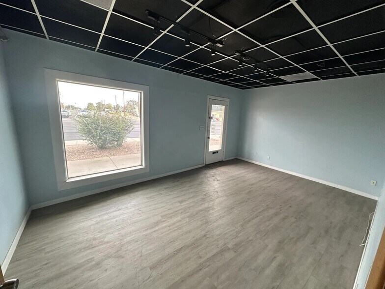 More Photos Of 112 S Country Club Dr, Mesa Light Distribution For Lease