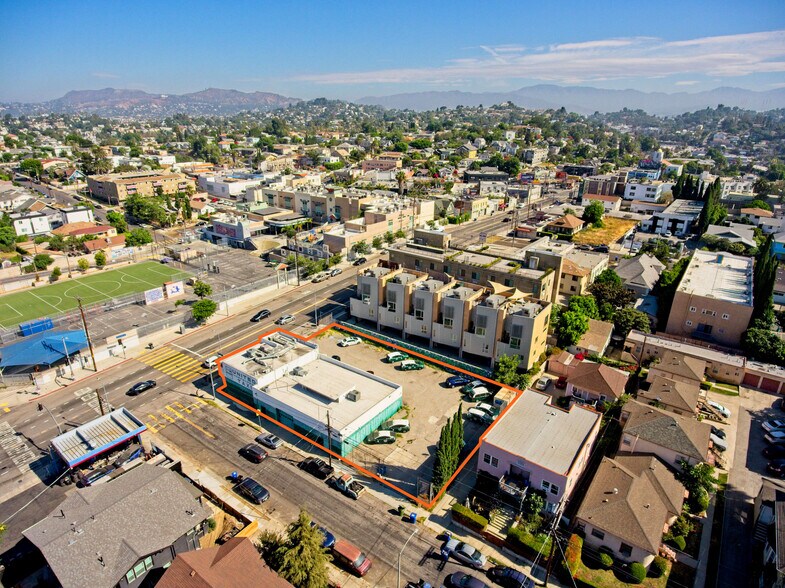 More Photos Of 906 N Alvarado St, Los Angeles Storefront Retail Office For Lease