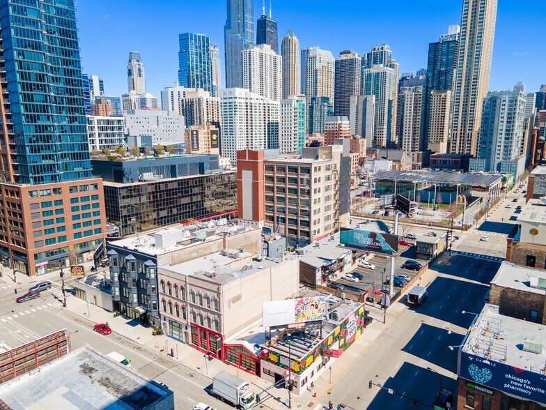 More Photos Of 601 N Wells St, Chicago Freestanding For Lease