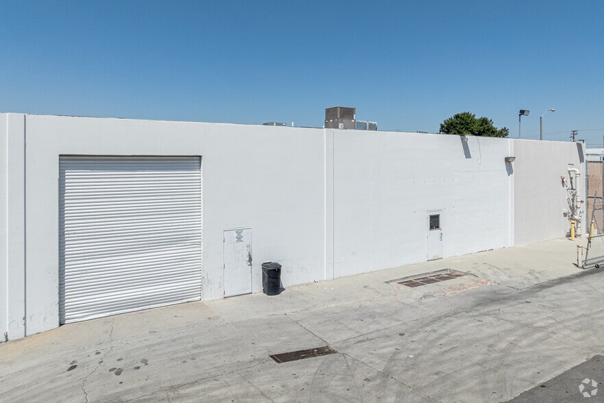 More Photos Of 15605 Cornet St, Santa Fe Springs Warehouse For Lease