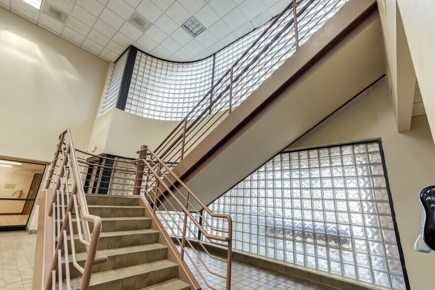 More Photos Of 3802-3806 Interstate 27, Lubbock Office For Sale
