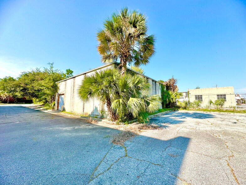 More Photos Of 311 W Central, Valdosta Manufacturing For Sale