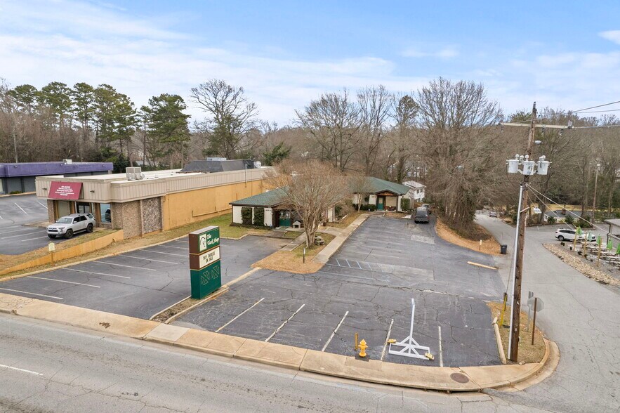 More Photos Of 499 S Pleasantburg Dr, Greenville Freestanding For Sale