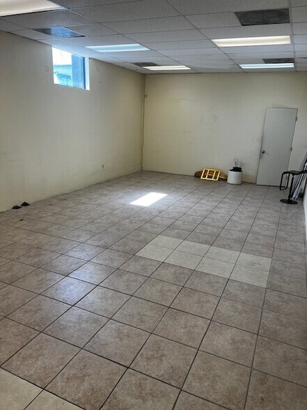 More Photos Of 825 W Gardena Blvd, Gardena Hotel For Lease