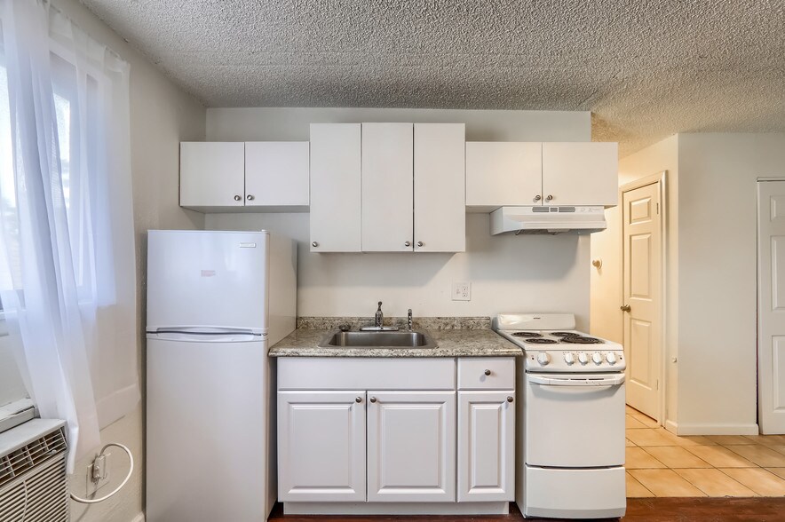 More Photos Of 1610 Boston St, Aurora Apartments For Sale