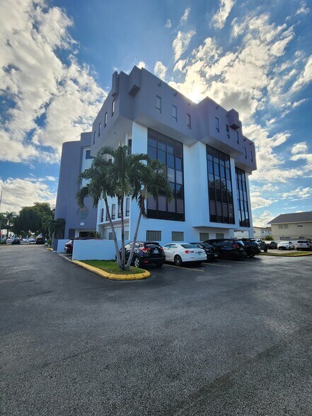 More Photos Of 4160 W 16th Ave, Hialeah Office For Lease