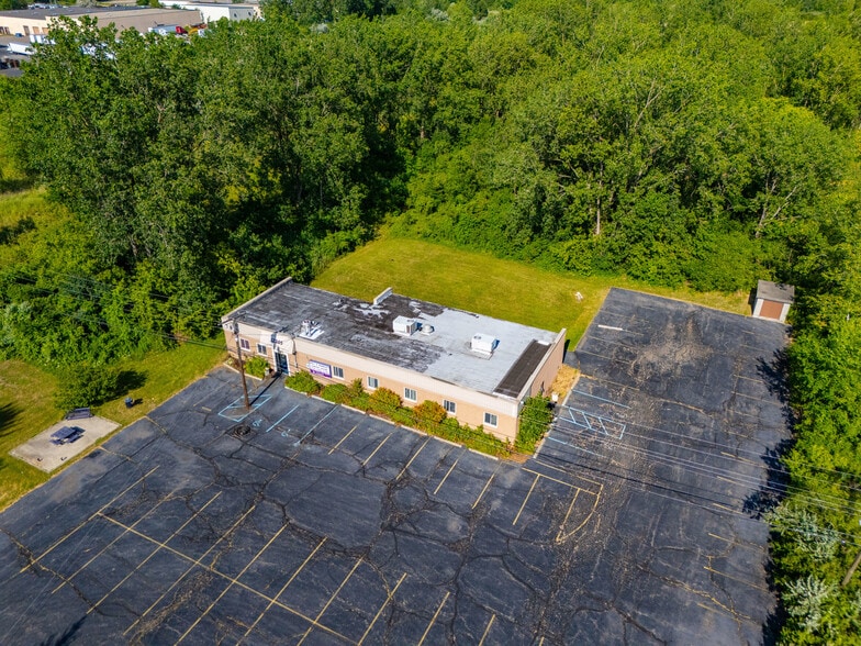 More Photos Of 12305 Beech Daly Rd, Taylor Flex For Lease