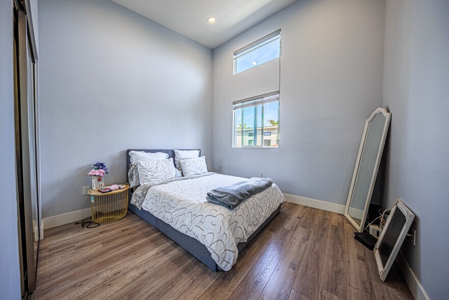 More Photos Of 5743 Case Ave, North Hollywood Apartments For Sale