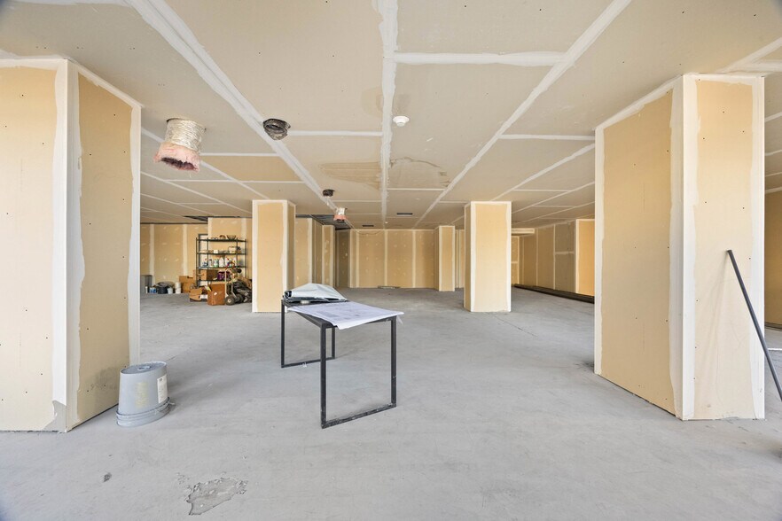 More Photos Of 65 W Broad St, Rochester Apartments For Lease