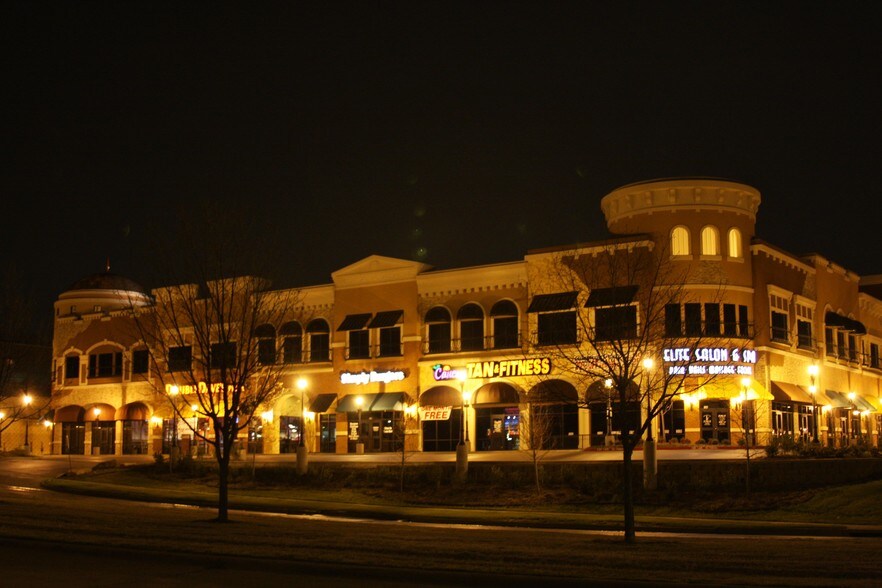 More Photos Of 2500 NE Green Oaks Blvd, Arlington Storefront Retail Office For Lease