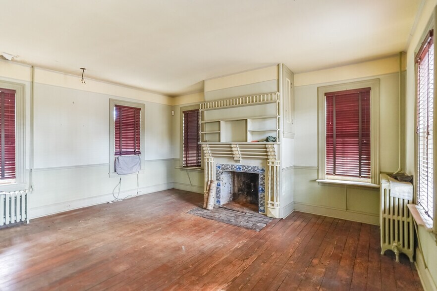 More Photos Of 419 S State St, Dover Office For Sale