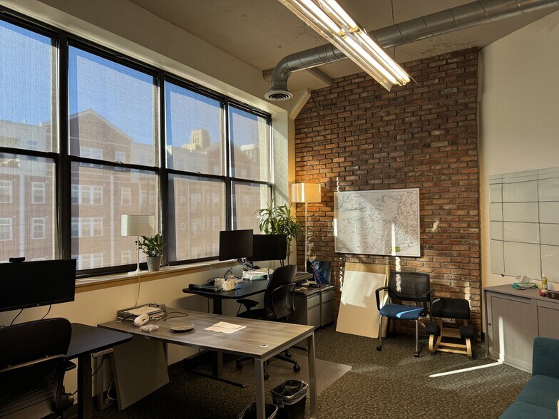 More Photos Of 25 Monroe St, Albany Office For Lease