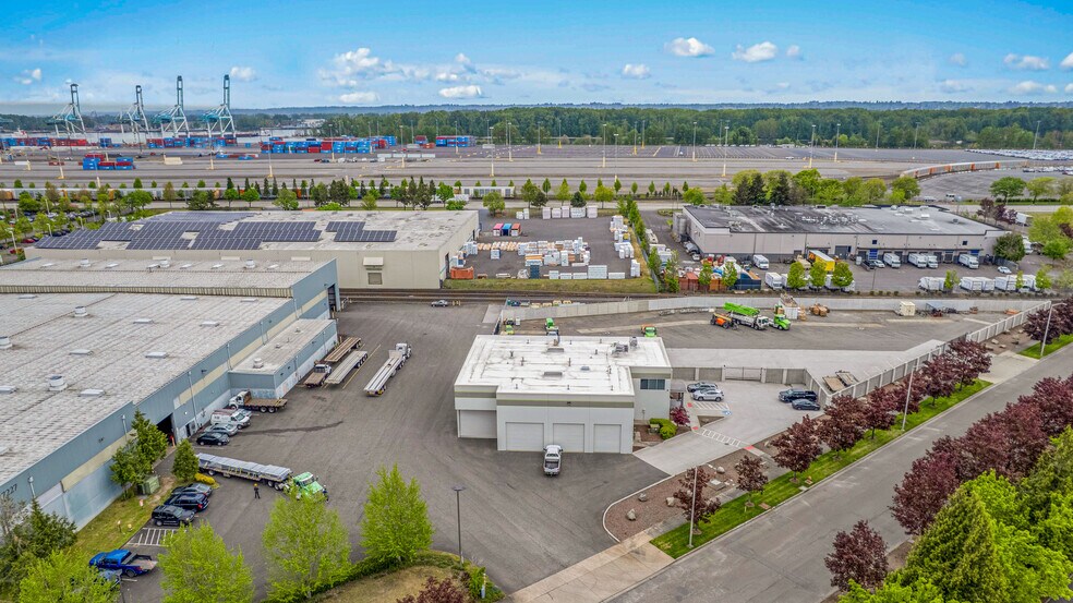 More Photos Of 7025 N Leadbetter Rd, Portland Service For Lease