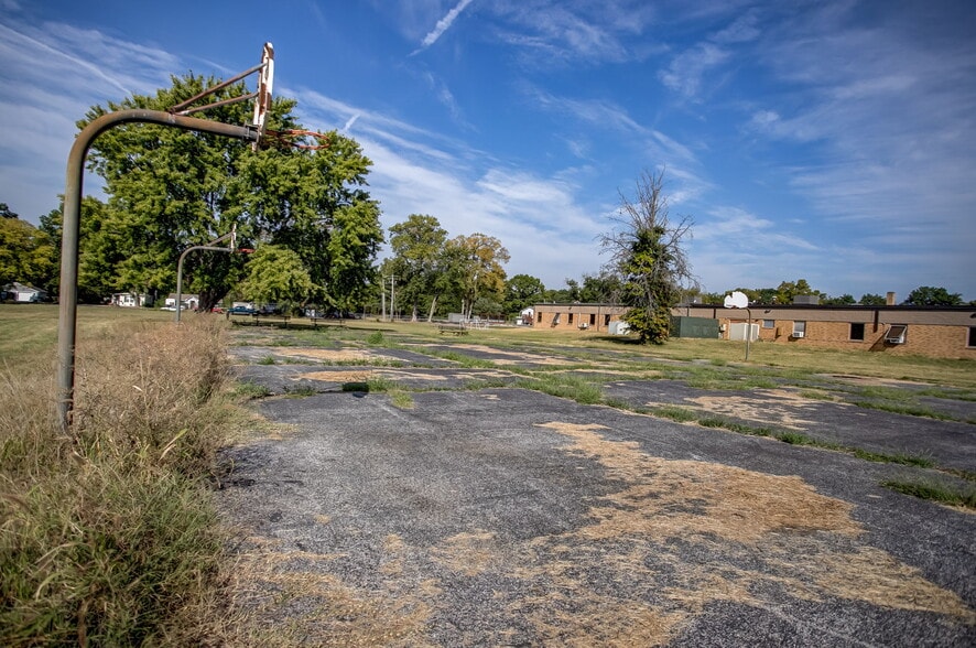 More Photos Of 1901 Mascoutah Ave, Belleville Schools For Sale