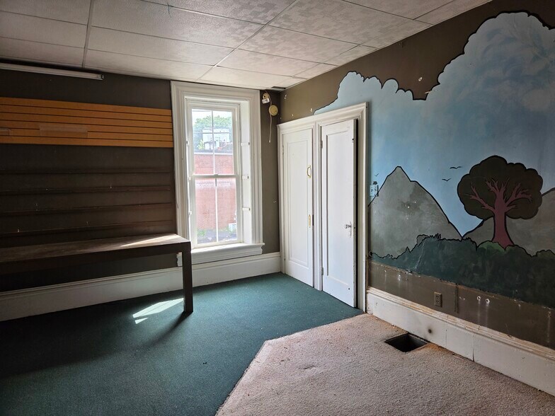 More Photos Of 108 S Market St, Ligonier Township Freestanding For Sale
