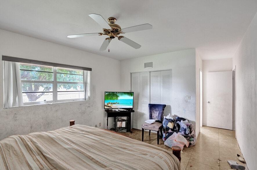 More Photos Of 5706-5708 Lincoln St, Hollywood Multifamily For Sale