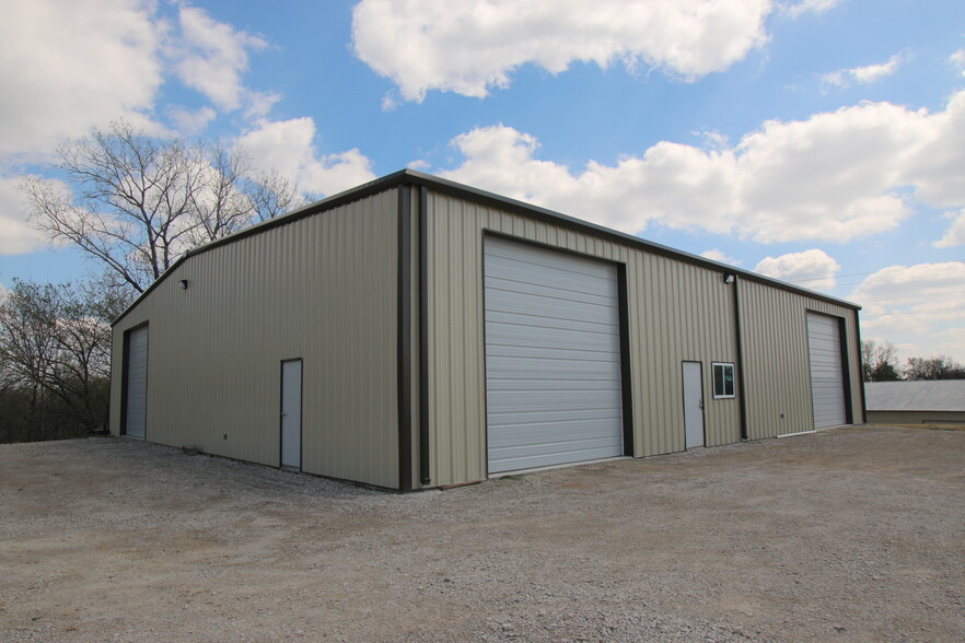 Primary Photo Of 8515 S Regency Dr, Tulsa Warehouse For Lease