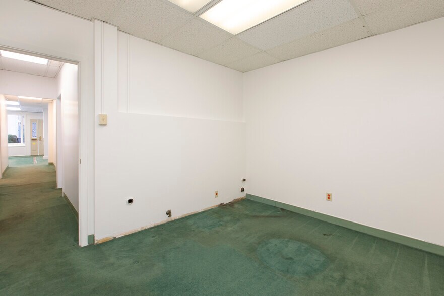 More Photos Of 3927-3929 Sacramento St, San Francisco Storefront Retail Residential For Sale