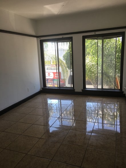 More Photos Of 2569-2575 Clarendon Ave, Huntington Park Storefront Retail Office For Lease