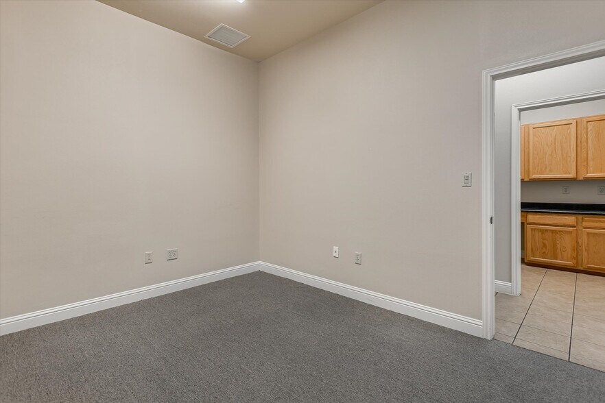 More Photos Of 13284 Pond Springs Rd, Austin Office For Sale