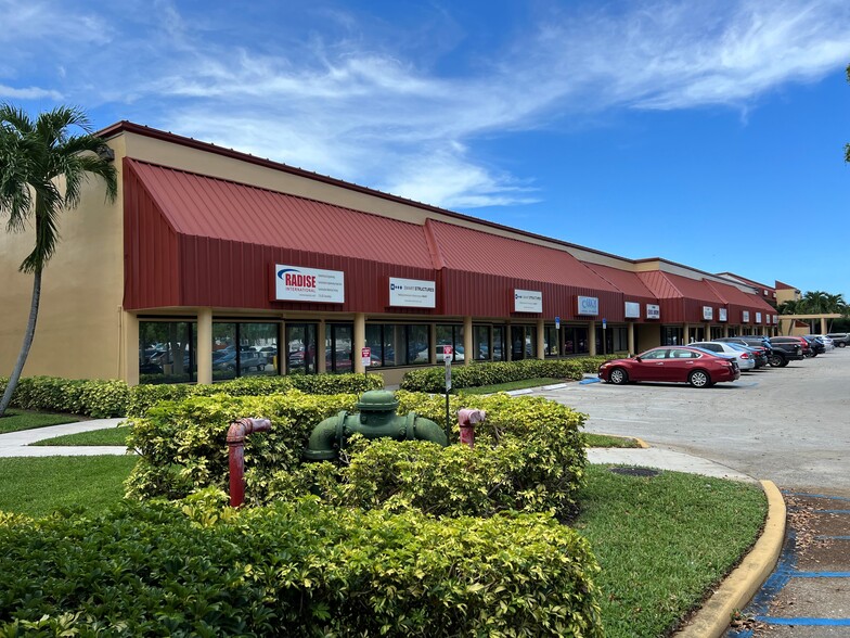 More Photos Of 4152-4230 Blue Heron Blvd W, Riviera Beach Medical For Sale